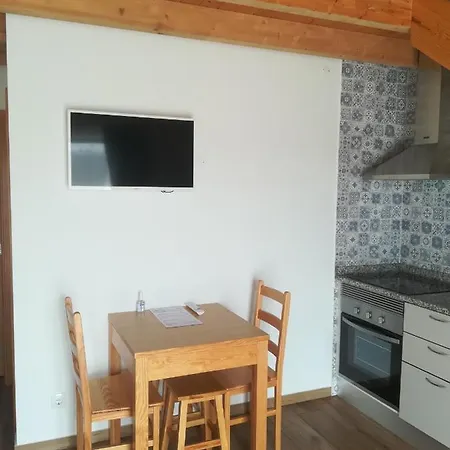 Lira Landhuis *